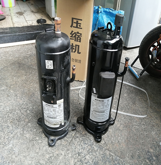 乌拉特后中央空调压缩机的更换维修