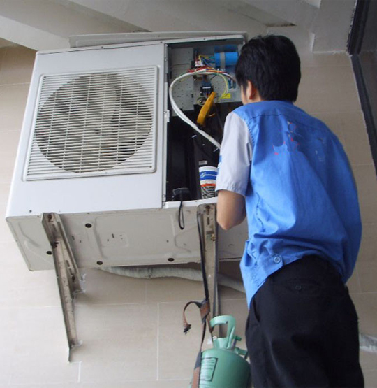 乌拉特后空调开机无反应维修